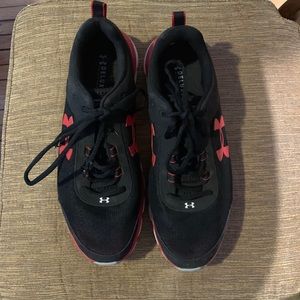 Men’s Size 12 Under Armour Sneakers